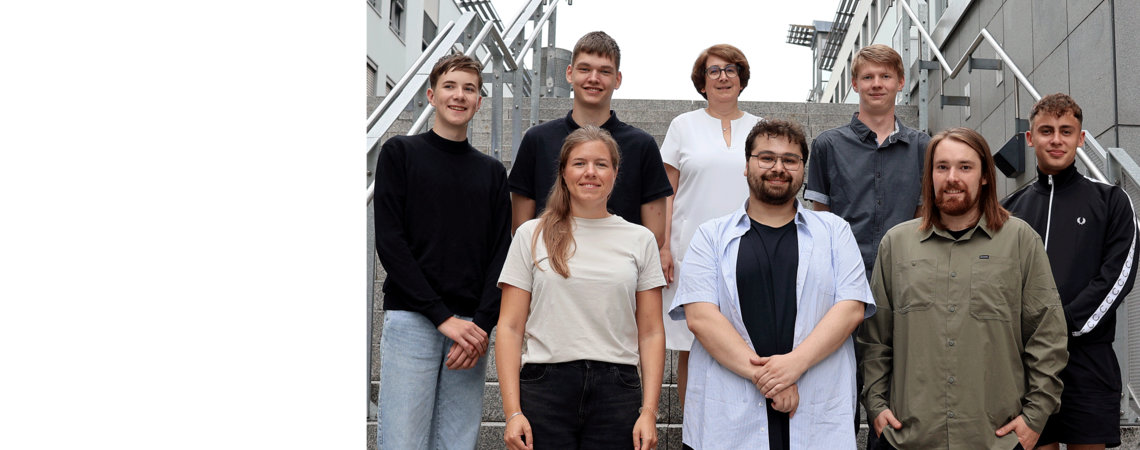 Acht neue Auszubildende beginnen ihre Ausbildung zur Geomatikerin bzw. zum Geomatiker.
