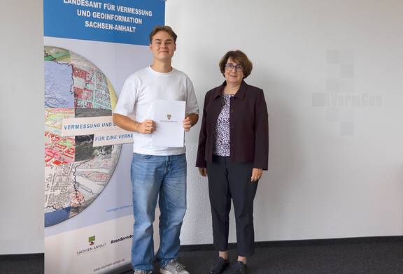 Ernennung des neuen Vermessungsreferendars im LVermGeo